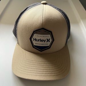Hurley trucker hat. One size, snapback